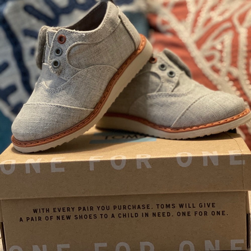 Toms Boys Shoes (Tiny 6) - Brand New